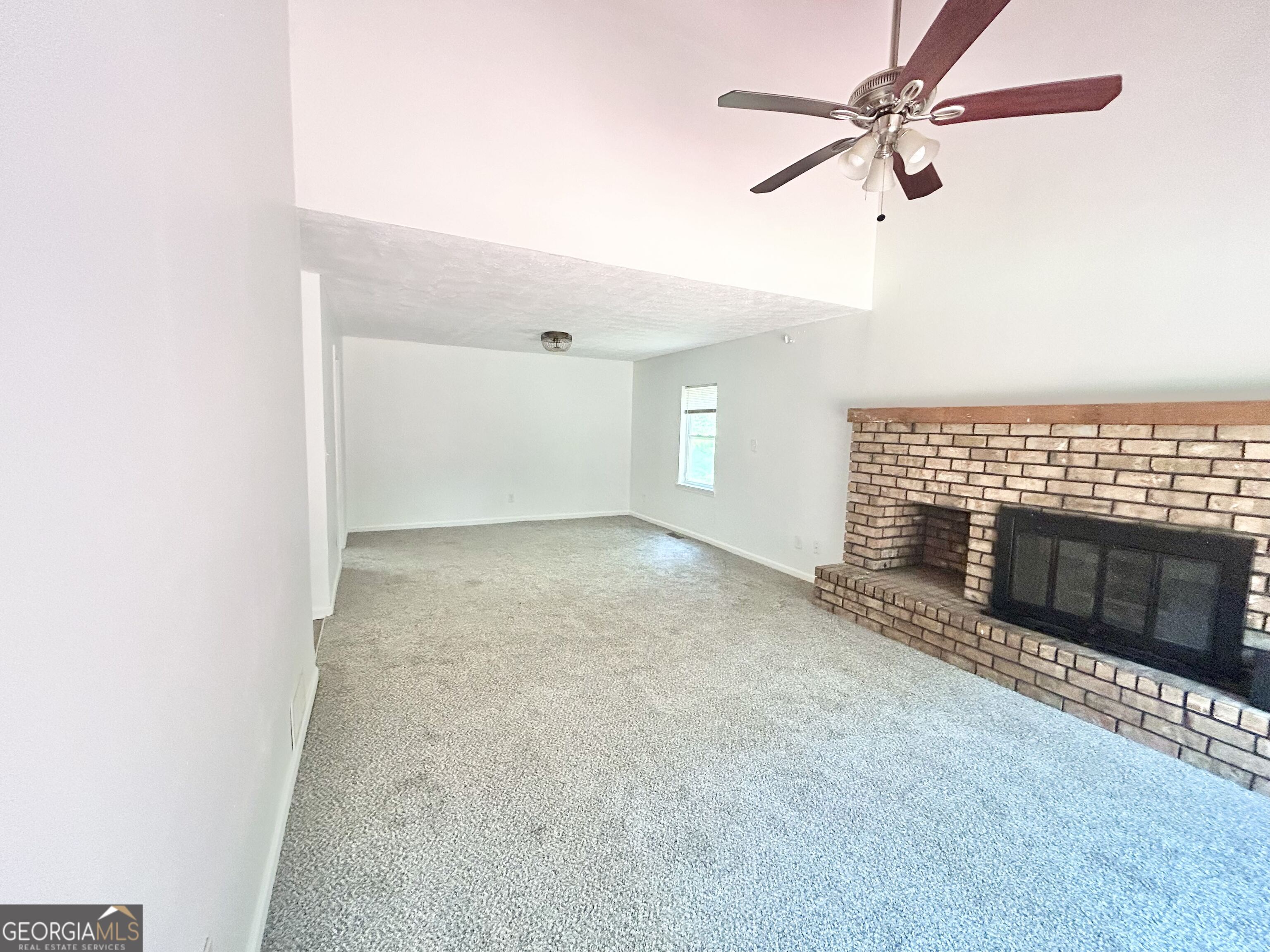 5968 Hilltop DR