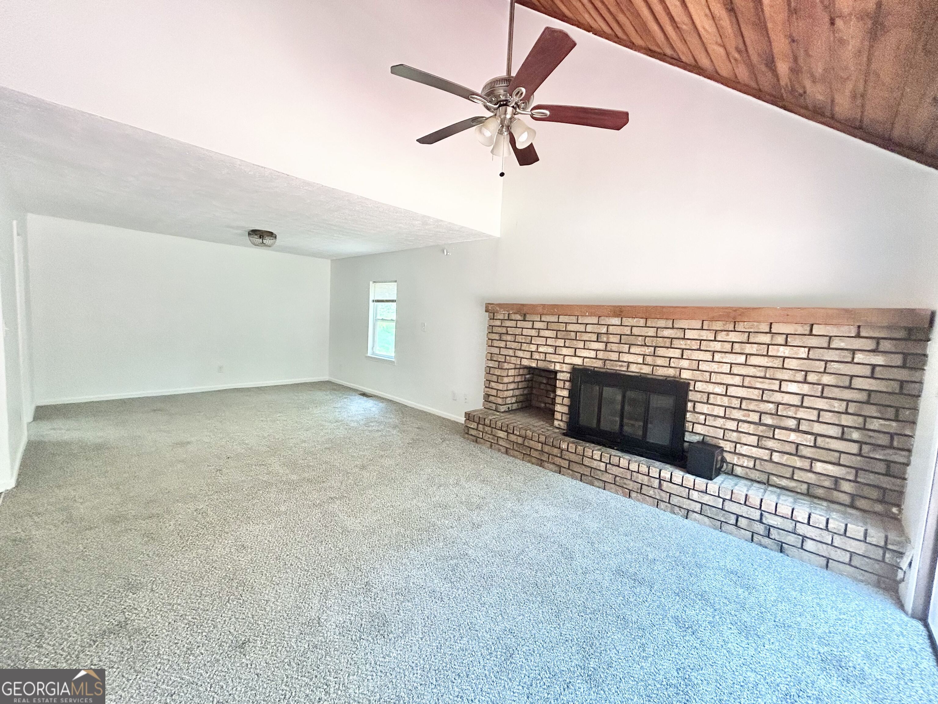 5968 Hilltop DR