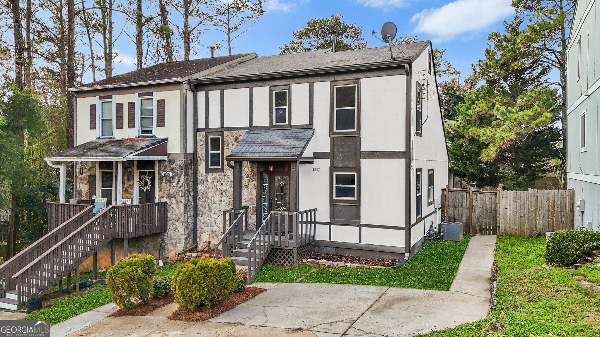 1017 Falling Valley CT SE