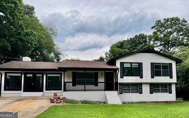 Seller is very motivated. Discover this gem,   4 bd/2ba home. Huge shop. Convenient to Atlanta. In Alexander School district.  This home has been completely renovated.  New kitchen and flooring throughout. New paint throughout.  This home features an oversized in ground pool.  This home features an oversized shop with huge garage door, and another garage as well.  There is a large deck off the kitchen perfect for entertaining. This home features an oversized family room with lots of windows and natural light. Also, this home has a fully furnished basement.  This home has so much to offer.  Come see before it is gone.