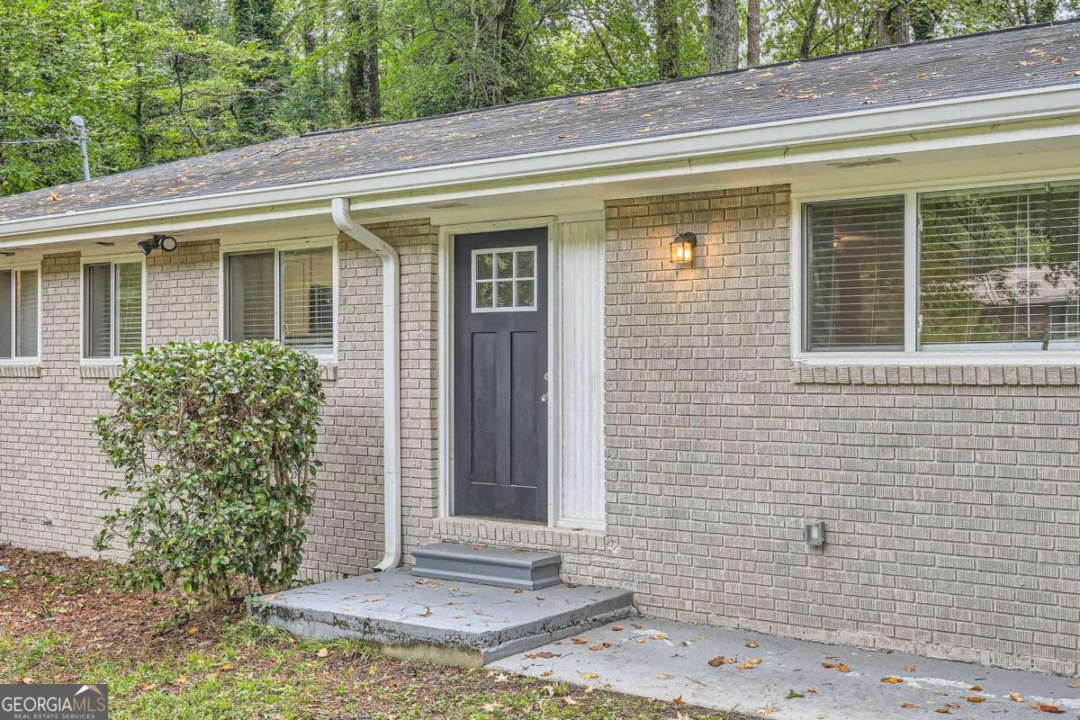 2184 Pemberton RD SW