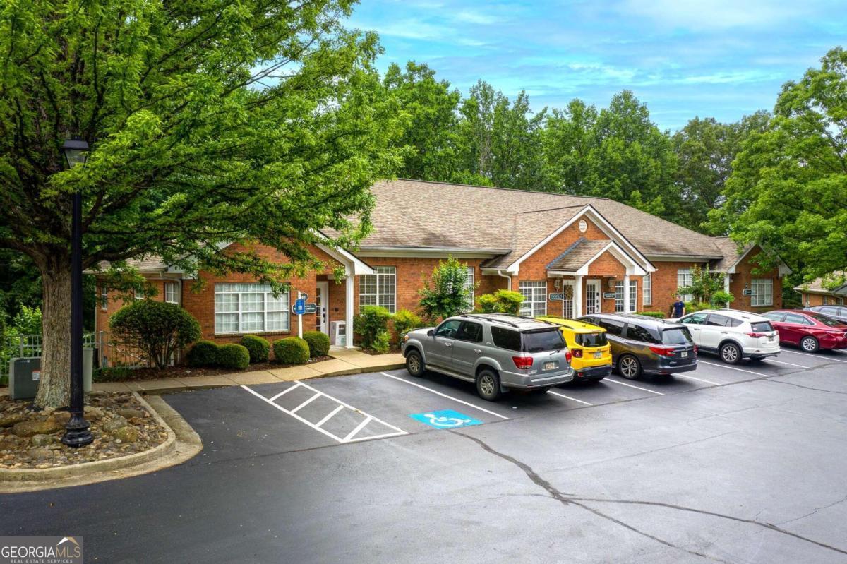 413 Creekstone RDG
