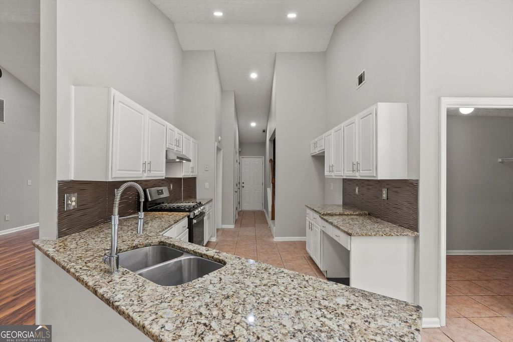 Photo of 340 Windsor Brook Lane, Lawrenceville, GA 30045 (MLS # 10796305)