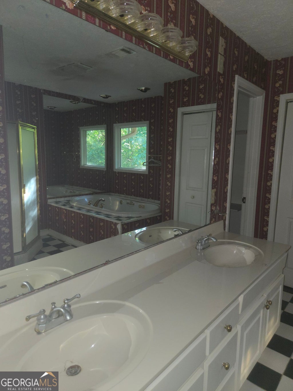 Photo of 35 Fussen Strasse, Helen, GA 30545 (MLS # 10832848)