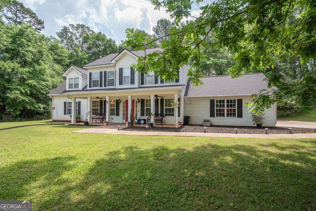 Photo of 67 Roger Arnold Road, Grantville, GA 30220 (MLS # 10769603)