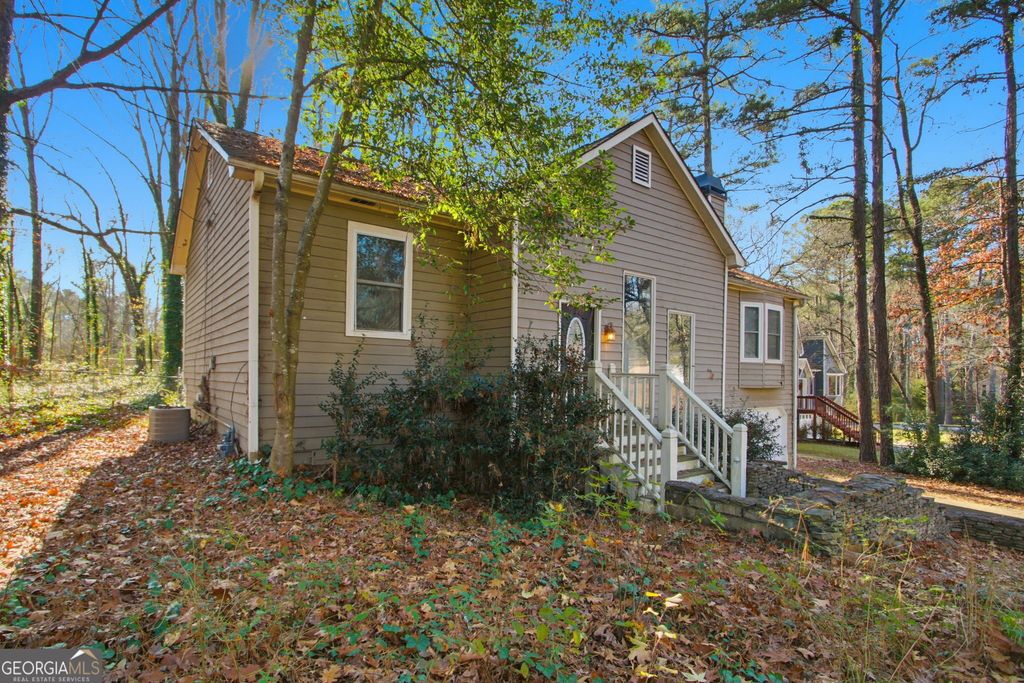 Photo of 5554 Emerald Way, Acworth, GA 30102 (MLS # 10656837)