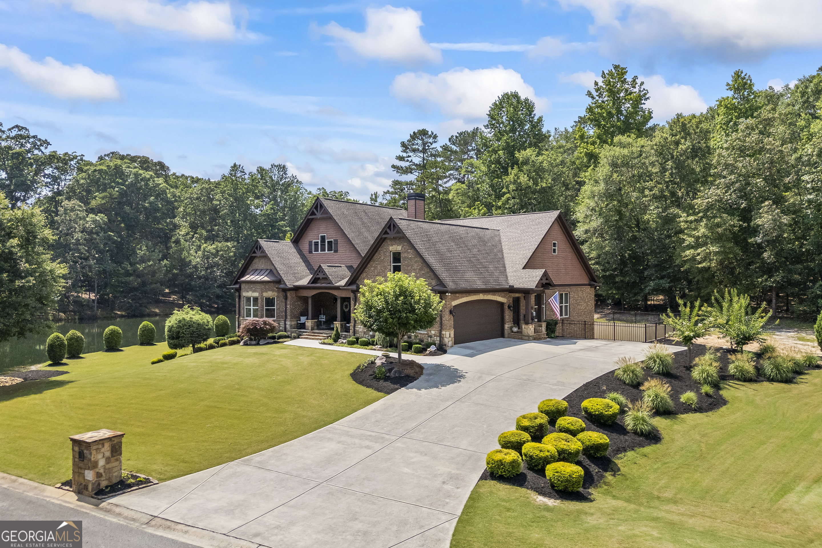 1005 Renfroe Lake DR