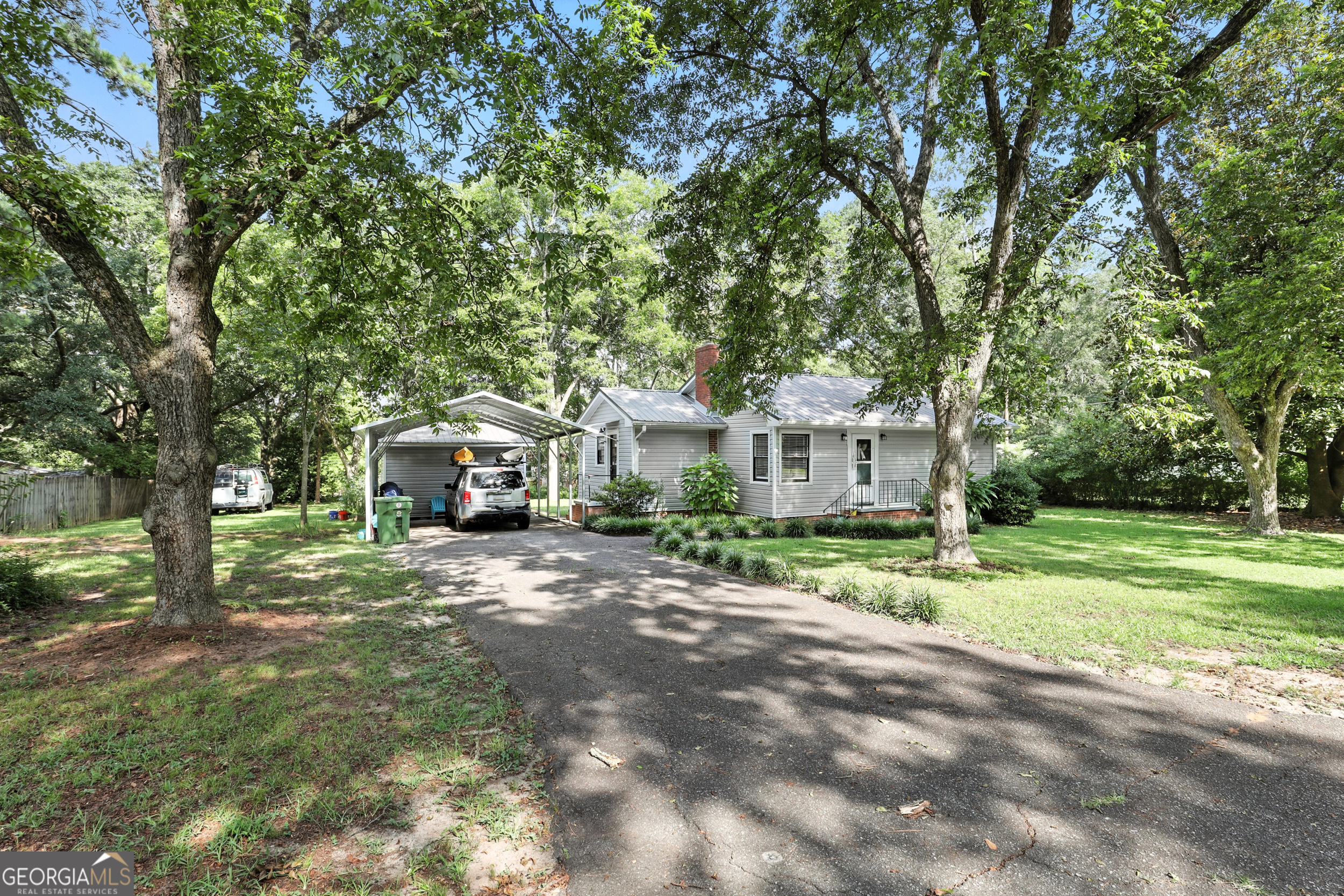 33 Johnson ST