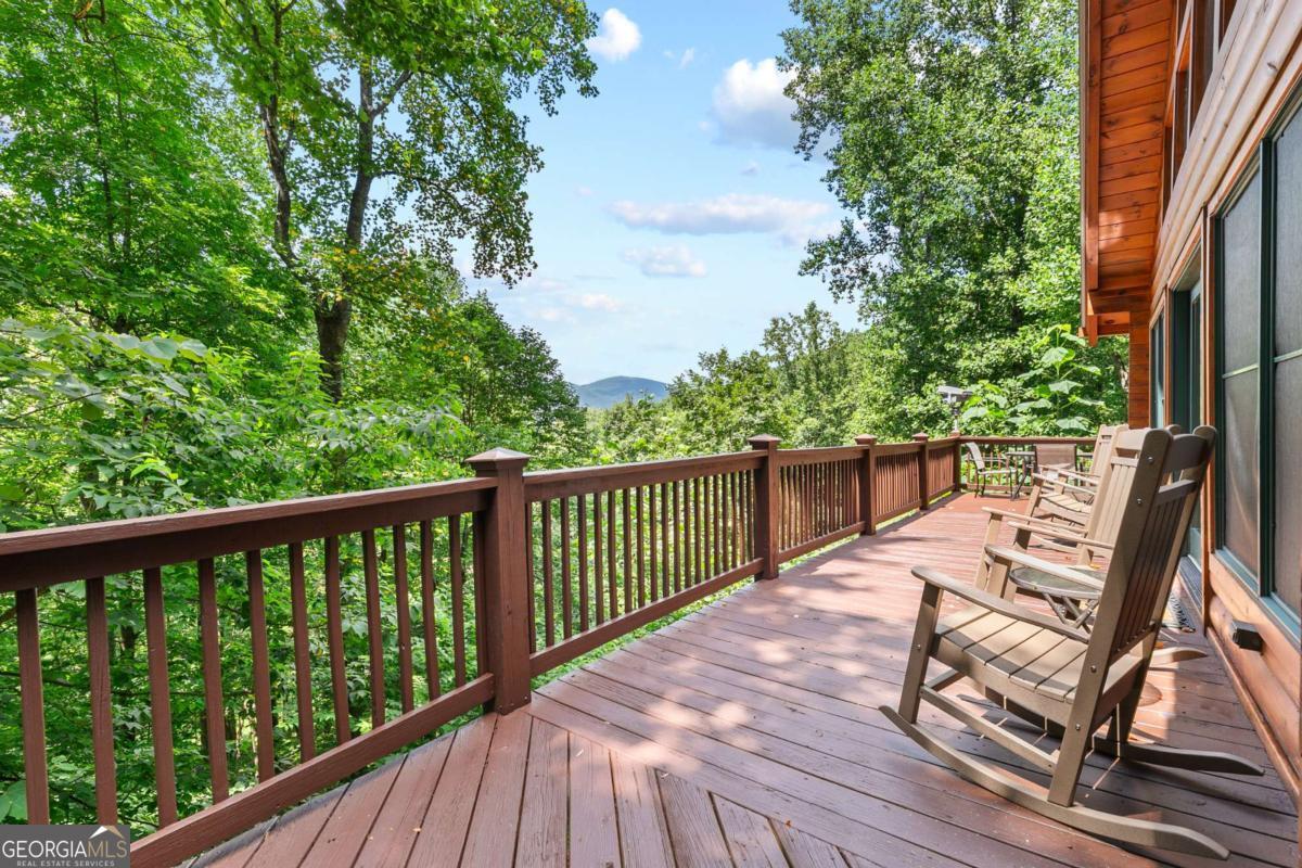 580 Arrowhead DR