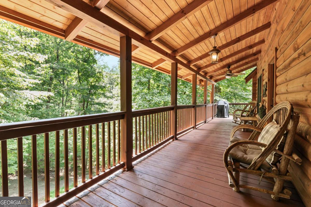 580 Arrowhead DR