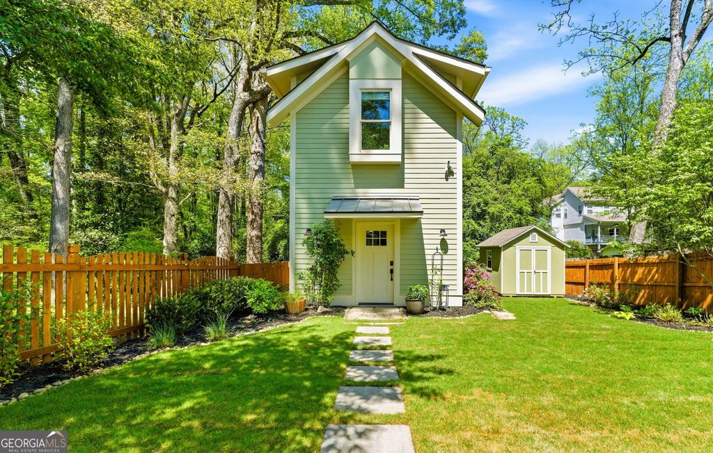 Photo of 104 Fairview Street, Decatur, GA 30030 (MLS # 10729543)