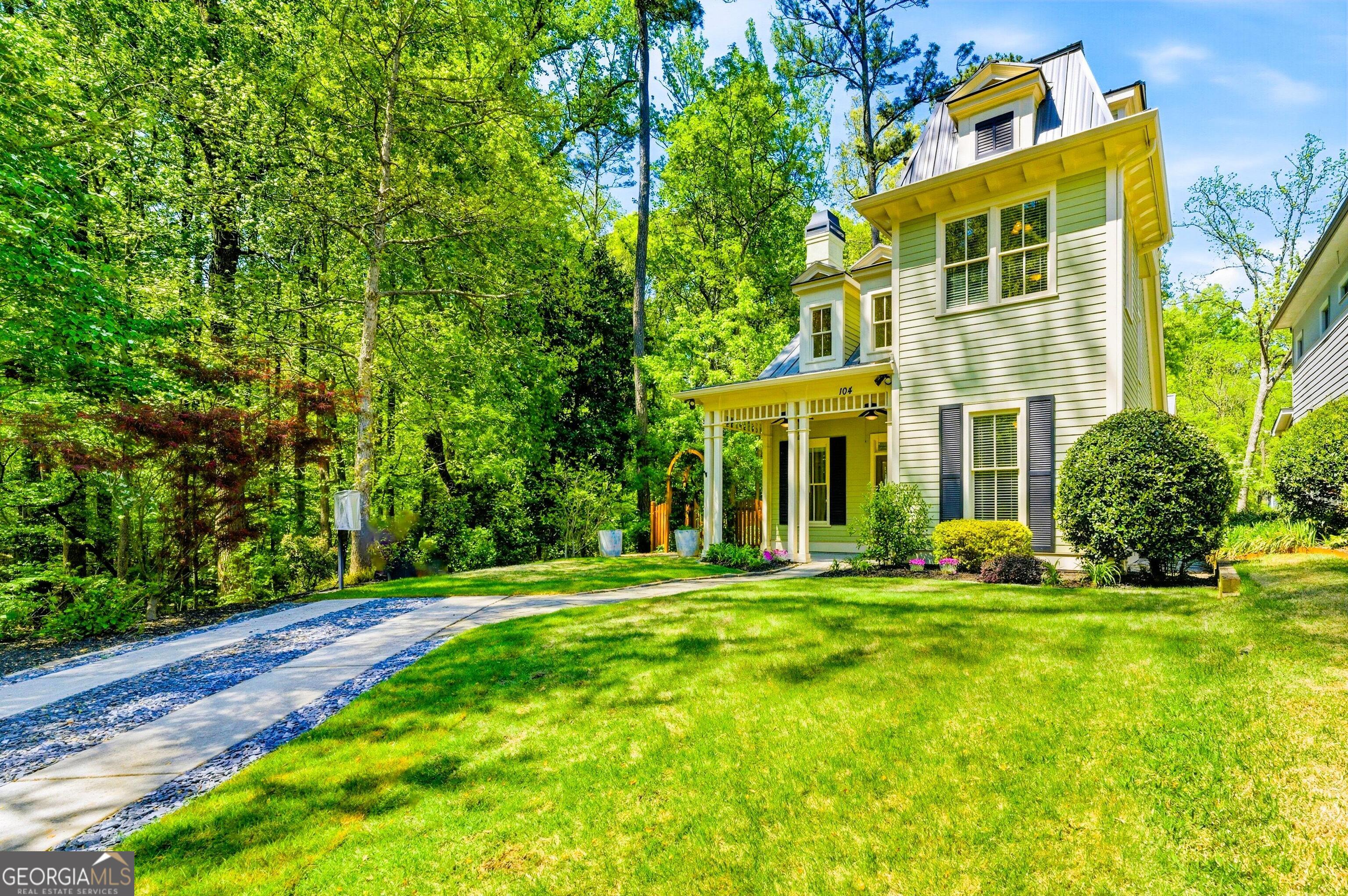 104 Fairview ST
