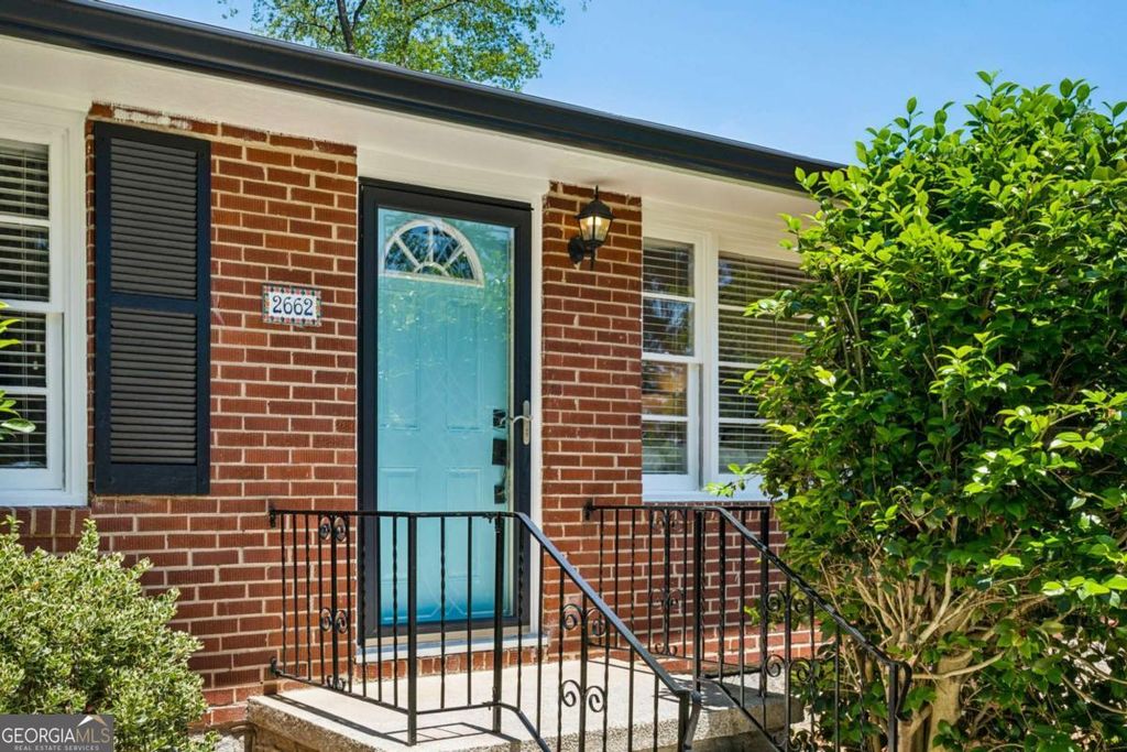 Photo of 2662 Fox Hills Drive, Decatur, GA 30033 (MLS # 10765450)