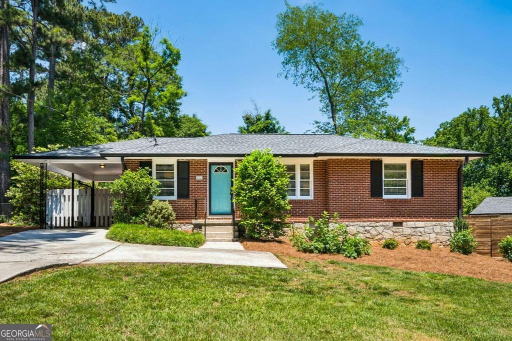 Photo of 2662 Fox Hills Drive, Decatur, GA 30033 (MLS # 10765450)