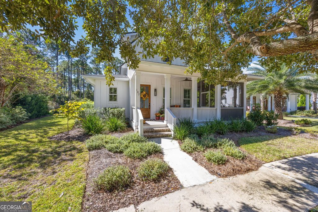 Photo of 107 Hamlet Circle, Saint Marys, GA 31558 (MLS # 10625103)