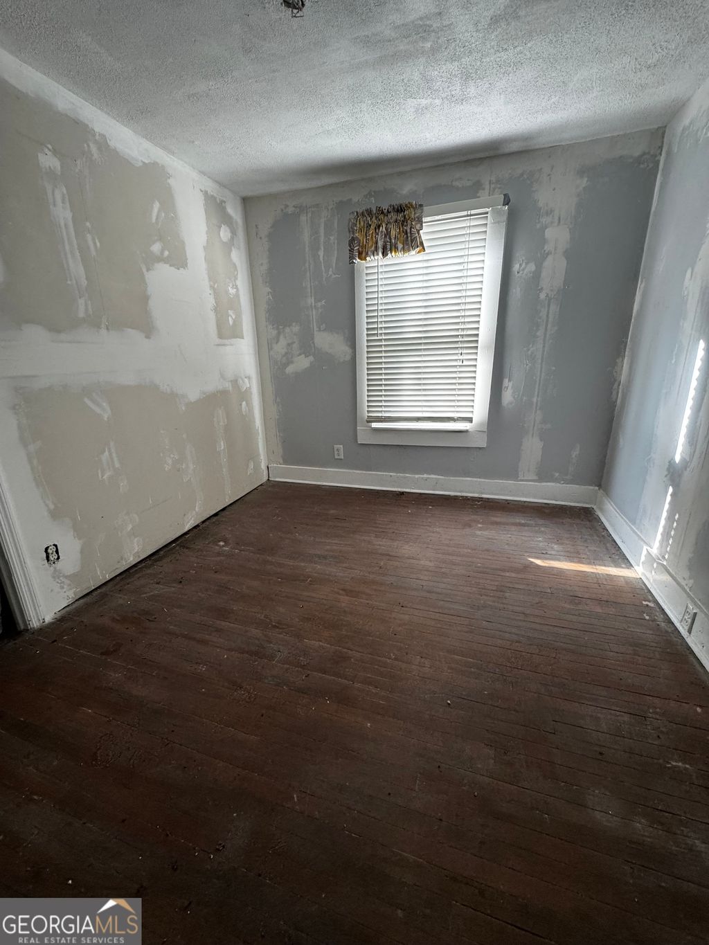 Photo of 3828 Collier Drive NW, Atlanta, GA 30331 (MLS # 10703368)