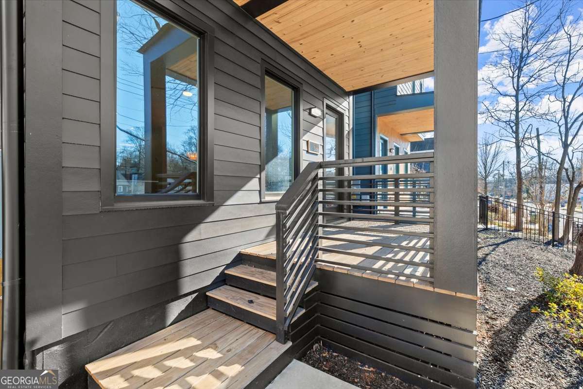 988 McDaniel ST SW