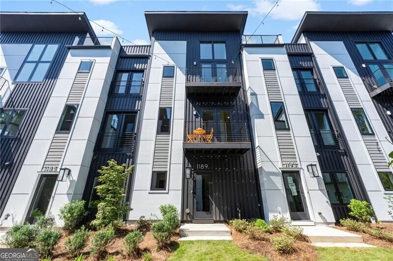 1189 Frederick WALK