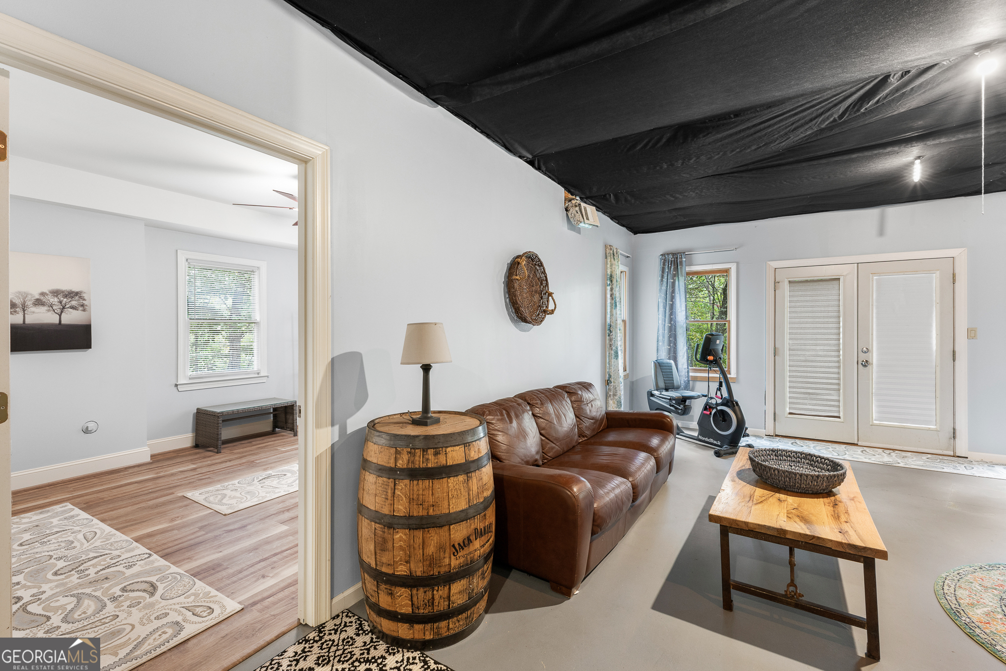 9395 Edgewater DR