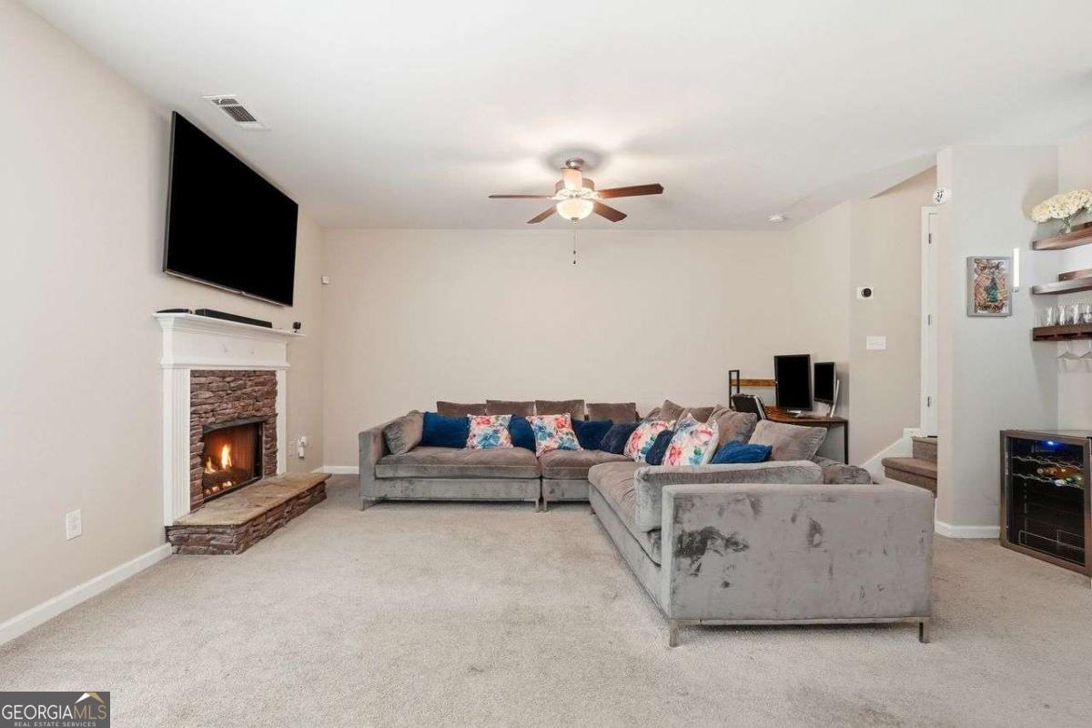 485 Arrowhead DR