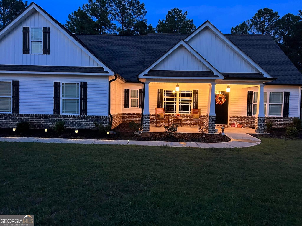 Photo of 147 Evergreen Drive S, Barnesville, GA 30204 (MLS # 10803934)