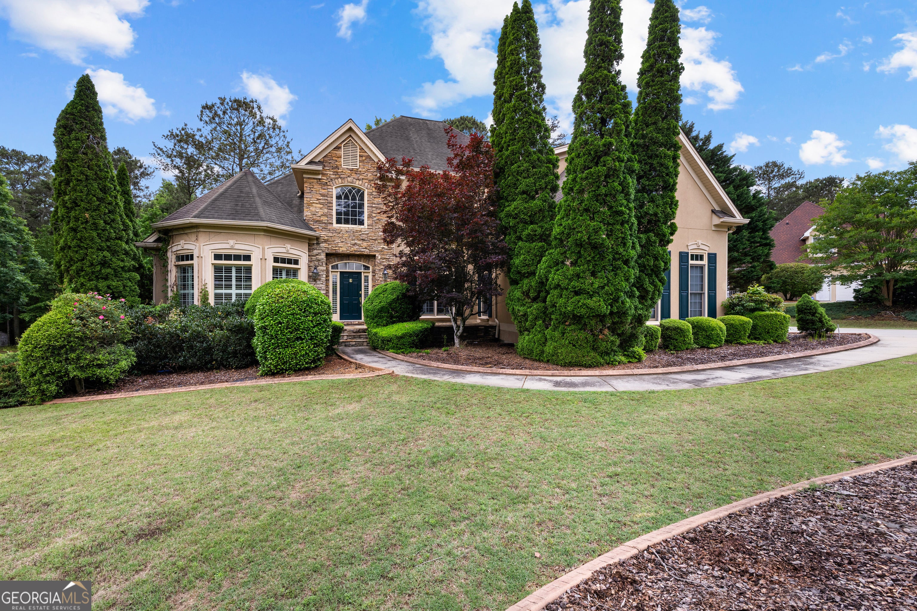 348 Loring LN