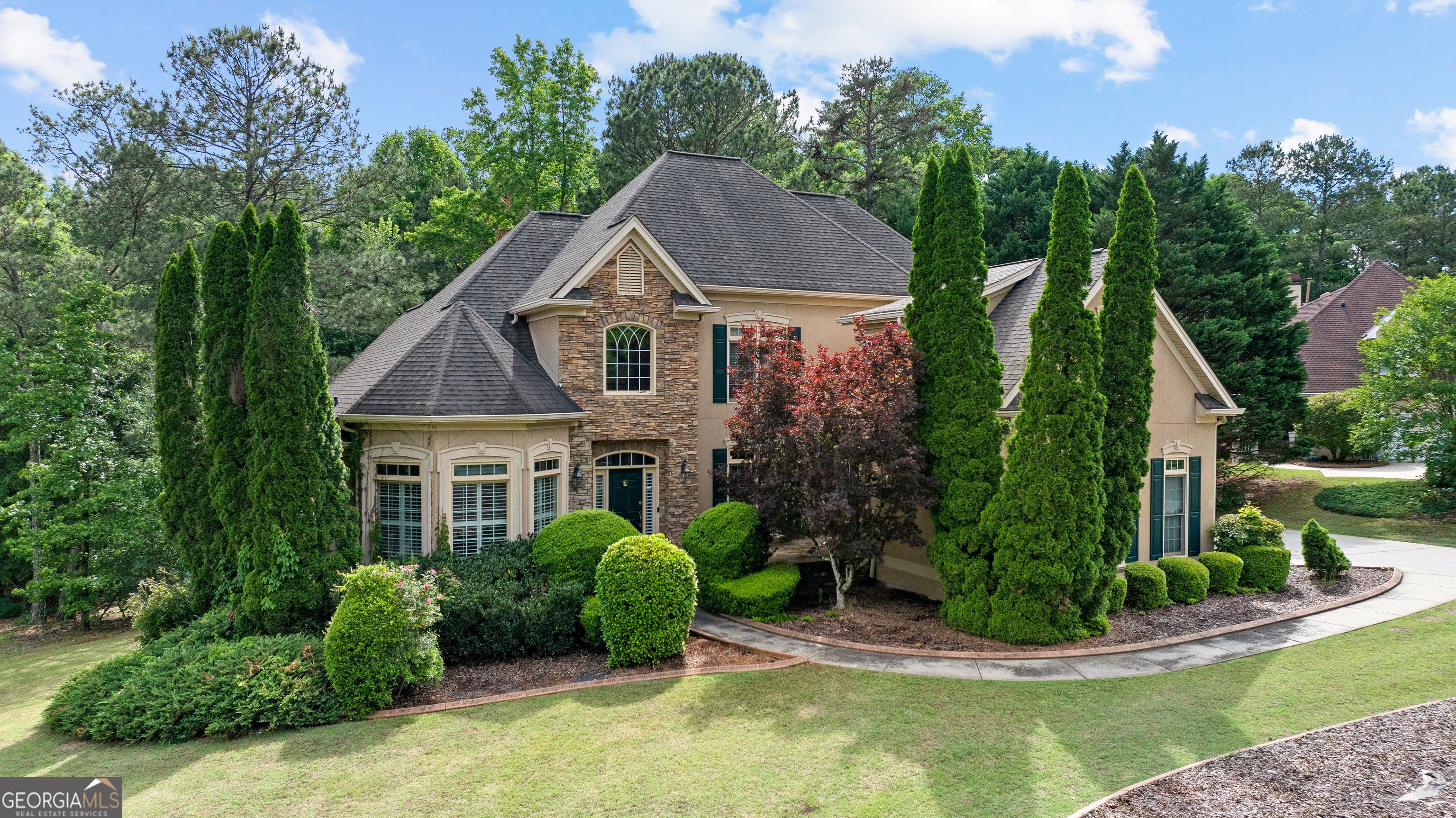 348 Loring LN