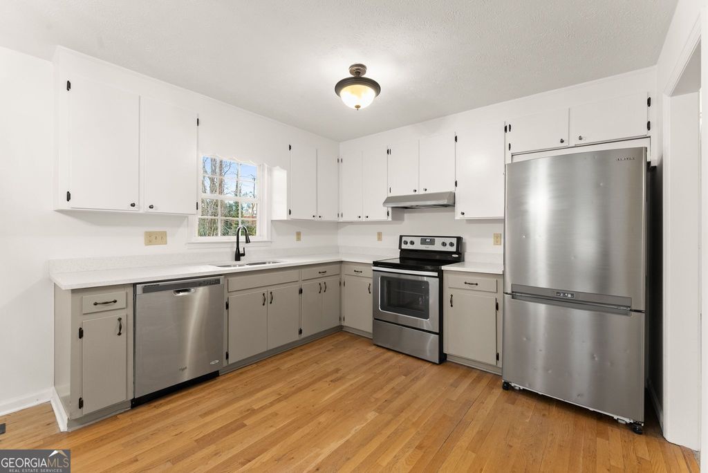 Photo of 146 Pine Street, Cleveland, GA 30528 (MLS # 10699039)