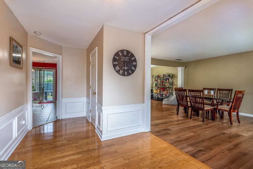 Photo of 660 Glenbarrett Court NE, Marietta, GA 30066 (MLS # 10741971)