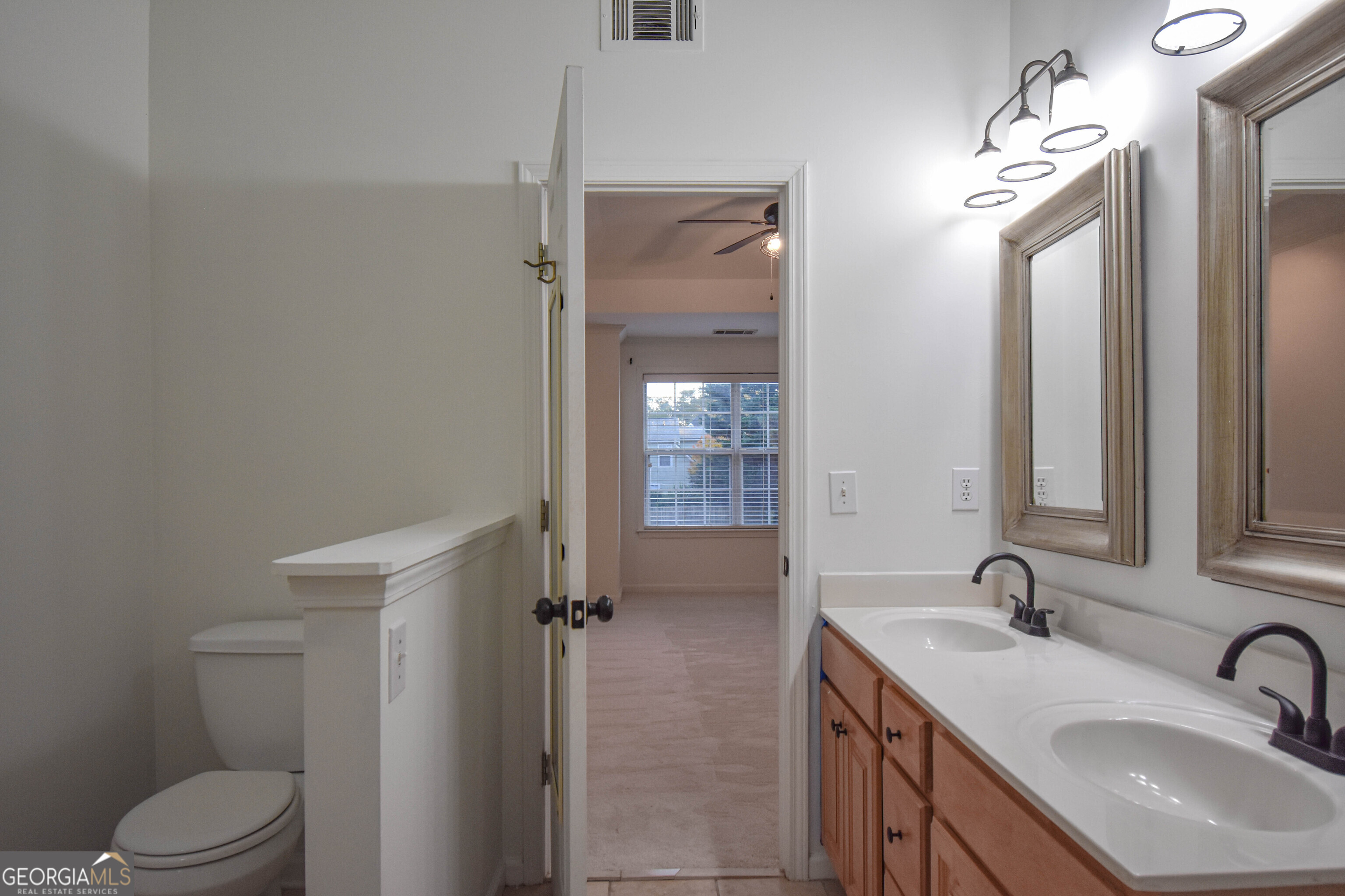 Hillcrest Oaks - Residential