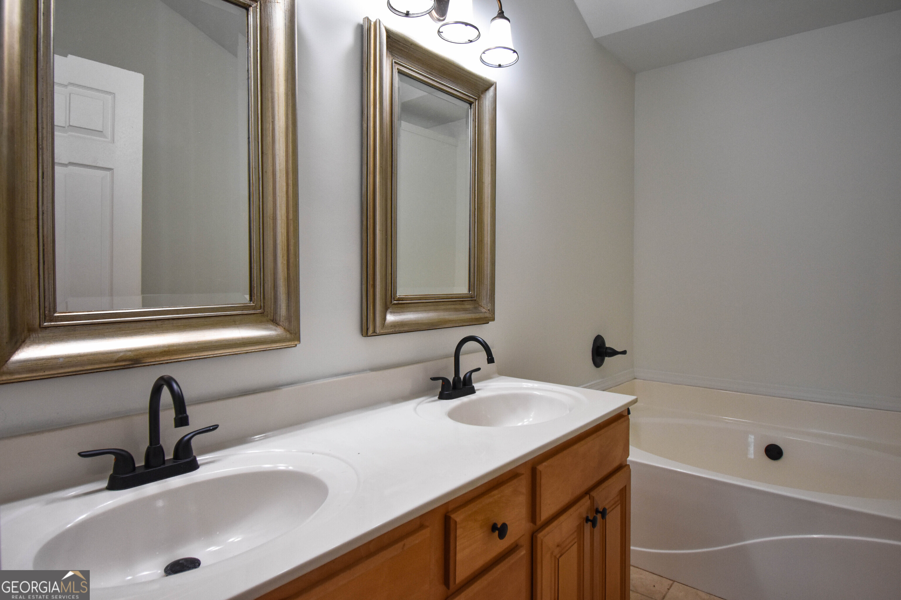 Hillcrest Oaks - Residential