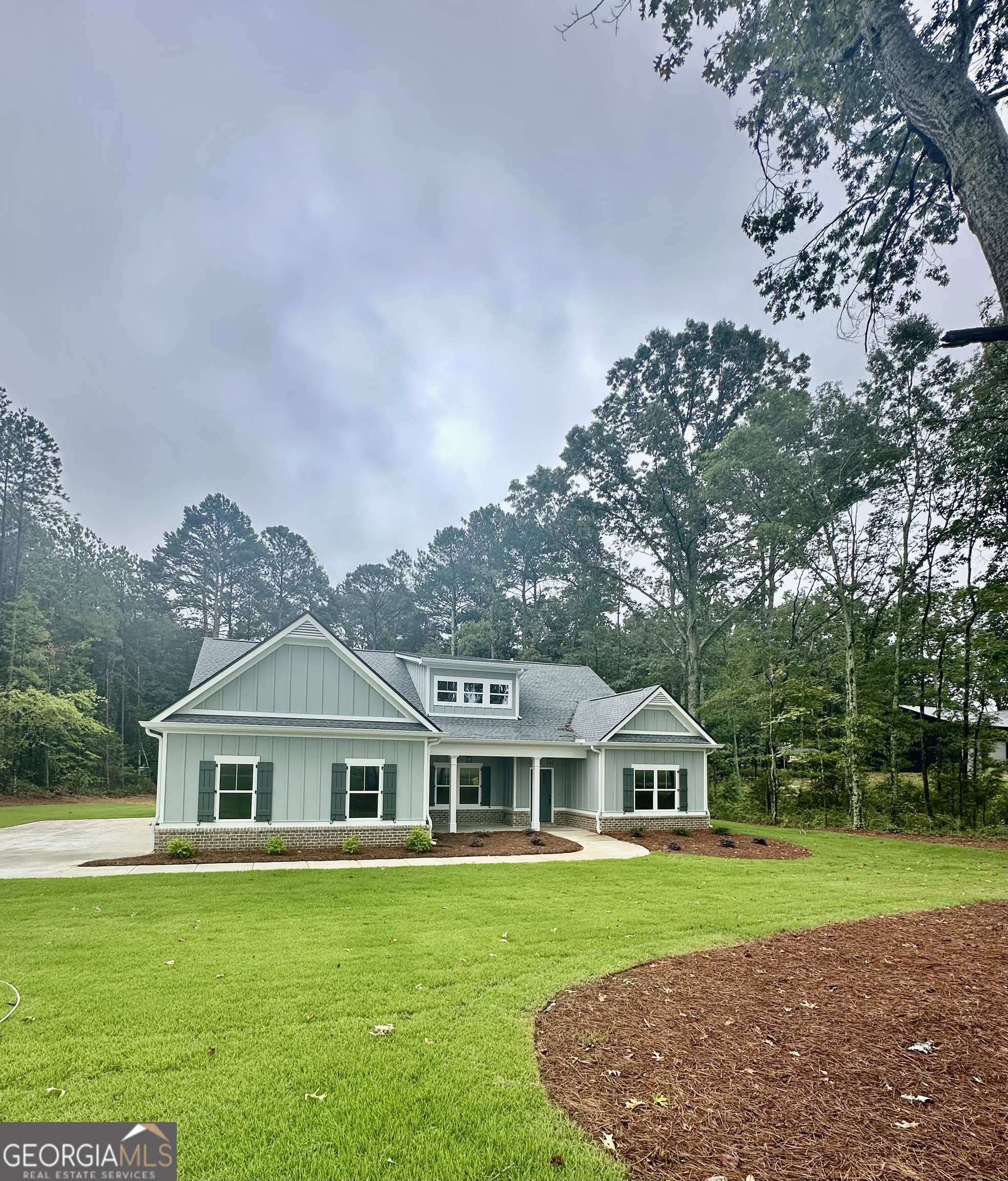 1611 Gratis RD