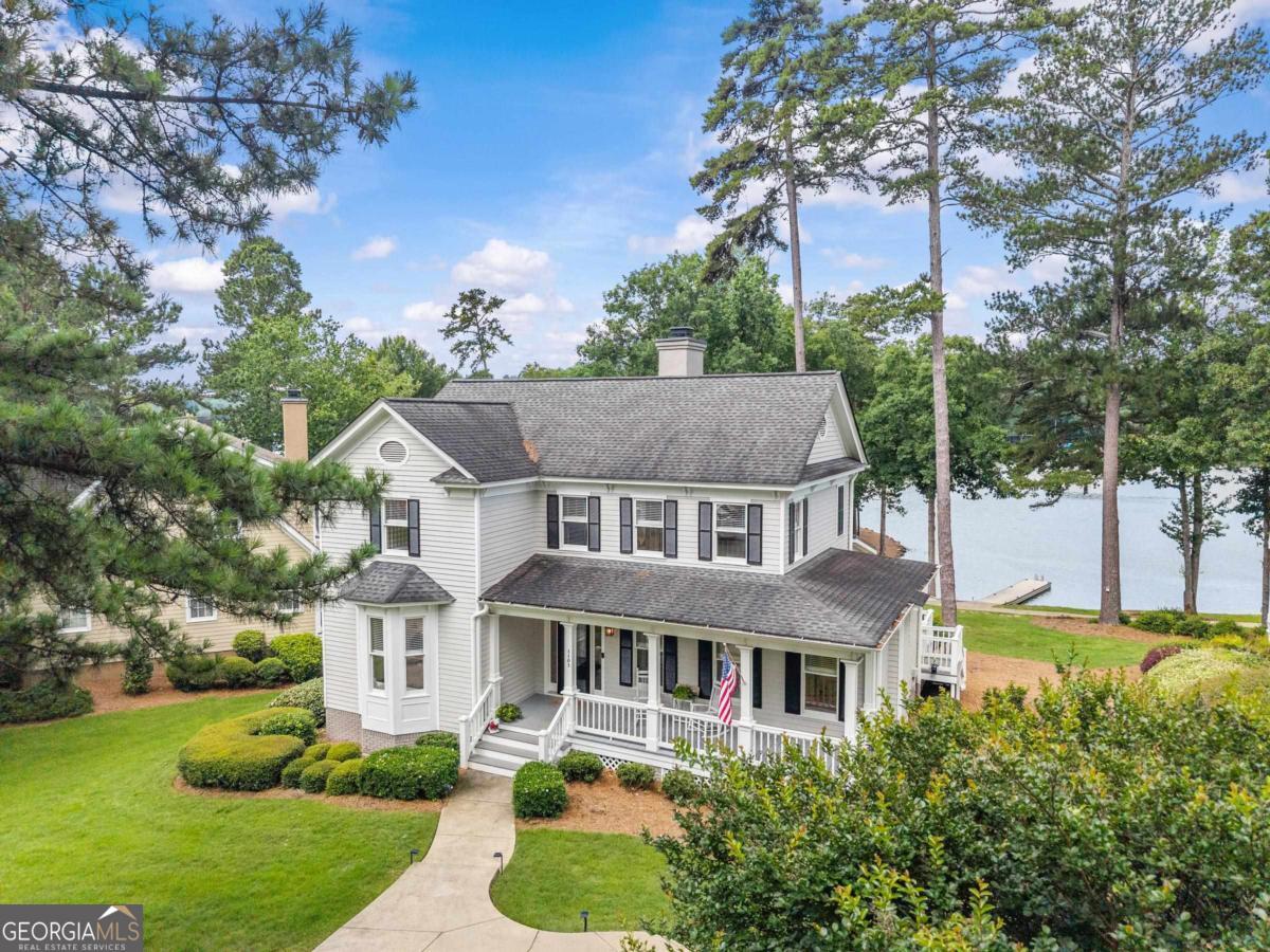 1103 Village LOOP