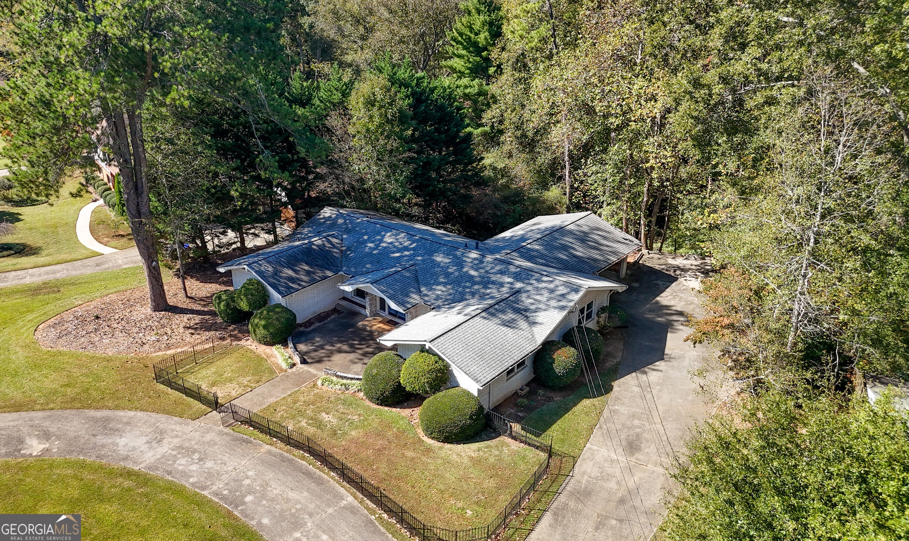9810 La View CIR