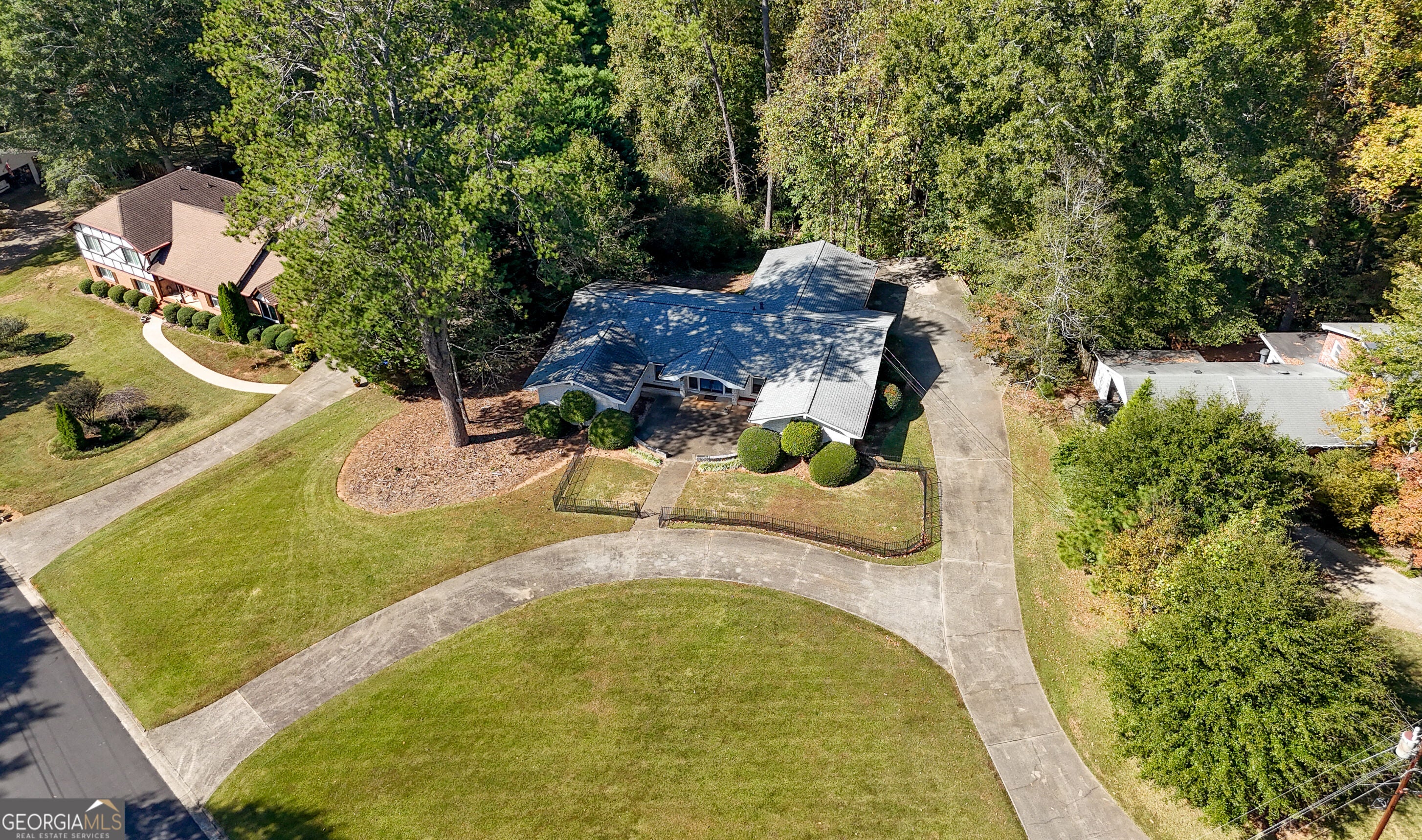 9810 La View CIR