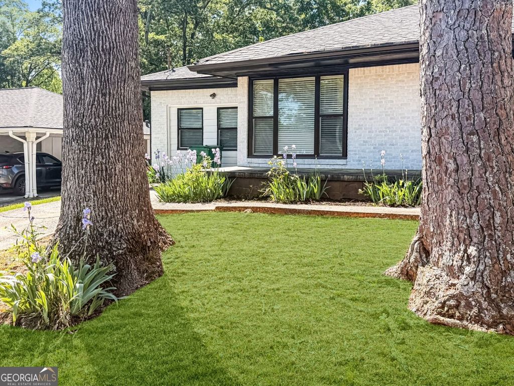 Photo of 2597 Glenvalley Drive, Decatur, GA 30032 (MLS # 10813046)