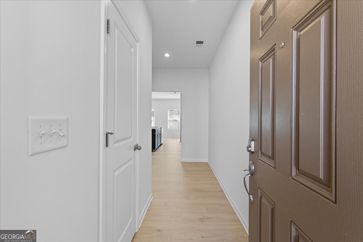 1186 PARK CENTER CIR