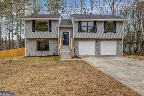Photo of 8443 Park Ridge Lane, Riverdale, GA 30274 (MLS # 10642038)