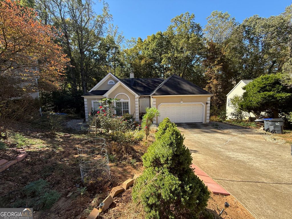 Photo of 1970 Stone Forest Drive, Lawrenceville, GA 30043 (MLS # 10632681)