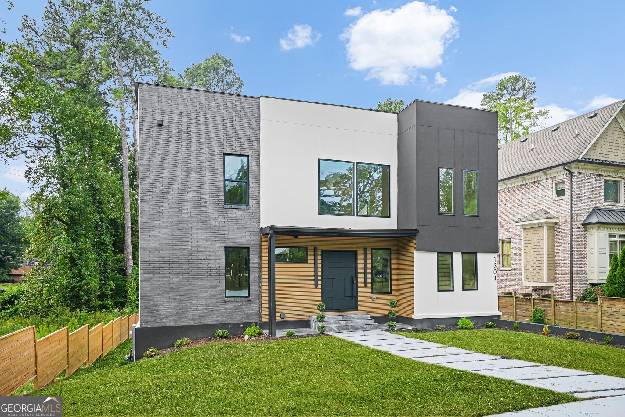 1301 Lavista RD NE