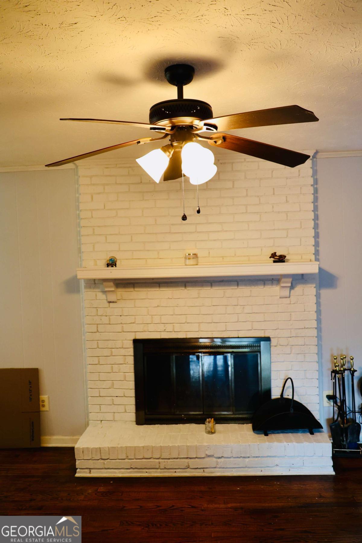 5578 Four Winds DR SW