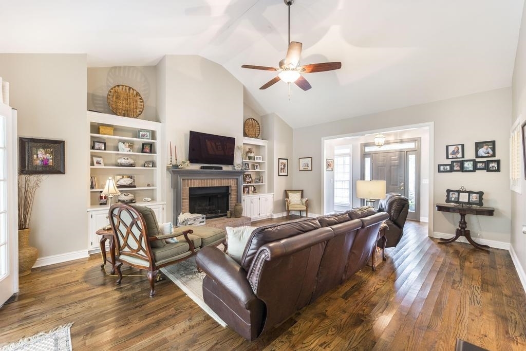 Barrington Hall - Residential