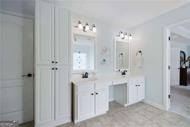 Canton, Georgia 30115, United States, 4 Bedrooms Bedrooms, ,3 BathroomsBathrooms,Residential,Pending,138000