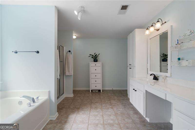 Canton, Georgia 30115, United States, 4 Bedrooms Bedrooms, ,3 BathroomsBathrooms,Residential,Pending,138000