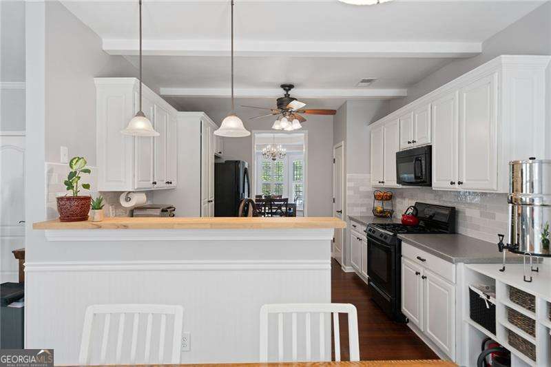 Canton, Georgia 30115, United States, 4 Bedrooms Bedrooms, ,3 BathroomsBathrooms,Residential,Pending,138000