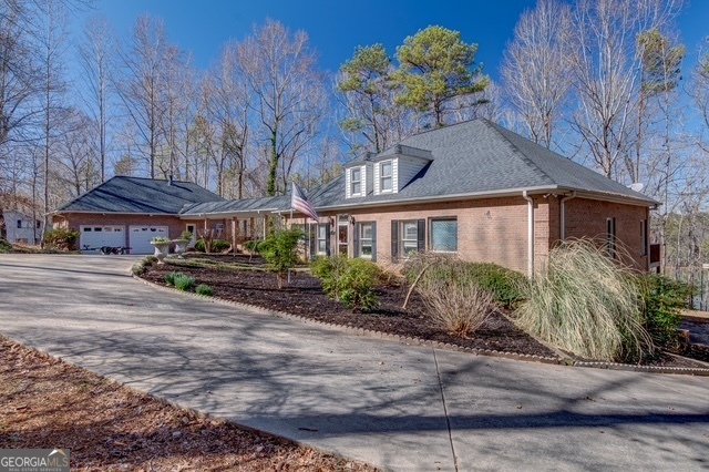 520 Foxy LN