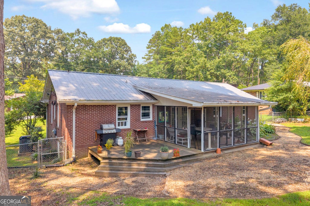 Photo of 87 Furman Street, Toccoa, GA 30577 (MLS # 10817357)
