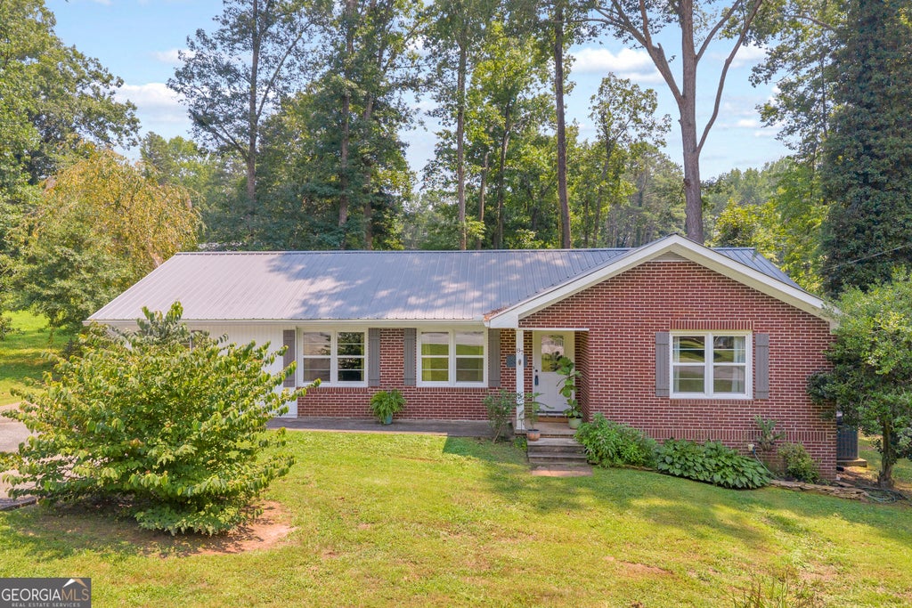 Photo of 87 Furman Street, Toccoa, GA 30577 (MLS # 10817357)