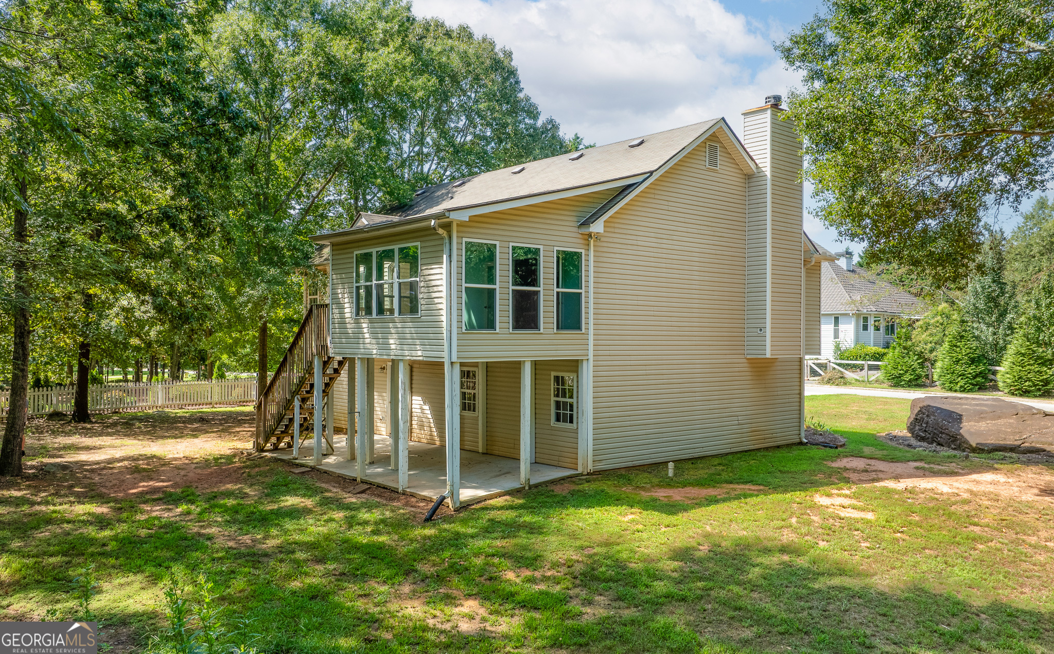 544 Academy Woods DR