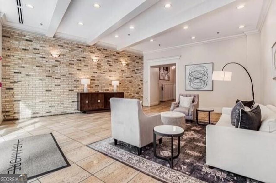 2 BEDROOM 2 BATH UNIT IN THE HEART OF BUCKHEAD.  WALK TO RESTAURANTS, SHOPS AND GROCERY STORES.  WONDERFUL BUILDING THAT HAS ACCESS TO A STUNNING POOL AND PARTY AREA.  2 PARKING SPOTS COME WITH THE UNIT.AVAILABLE TO LEASE MAY 1, 2024.